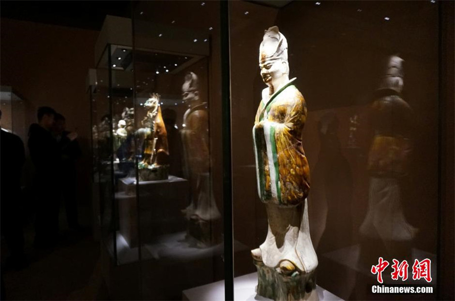 Tang Dynasty tri-colored glazed pottery exhibited in Henan