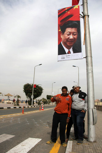 Chinese lanterns light up Luxor Temple