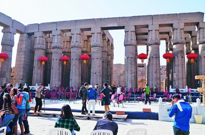 Chinese lanterns light up Luxor Temple