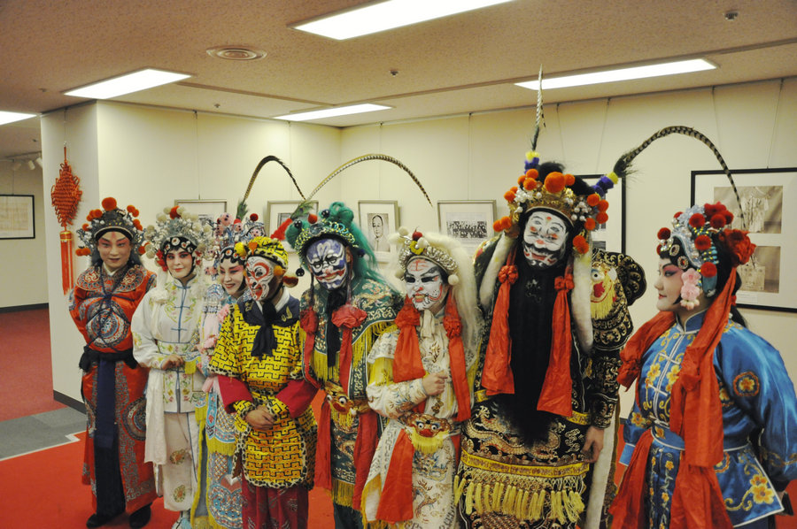 Japanese actors join Chinese New Year celebration