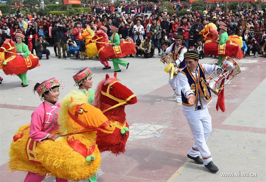 Intangible cultural heritage show held in S China