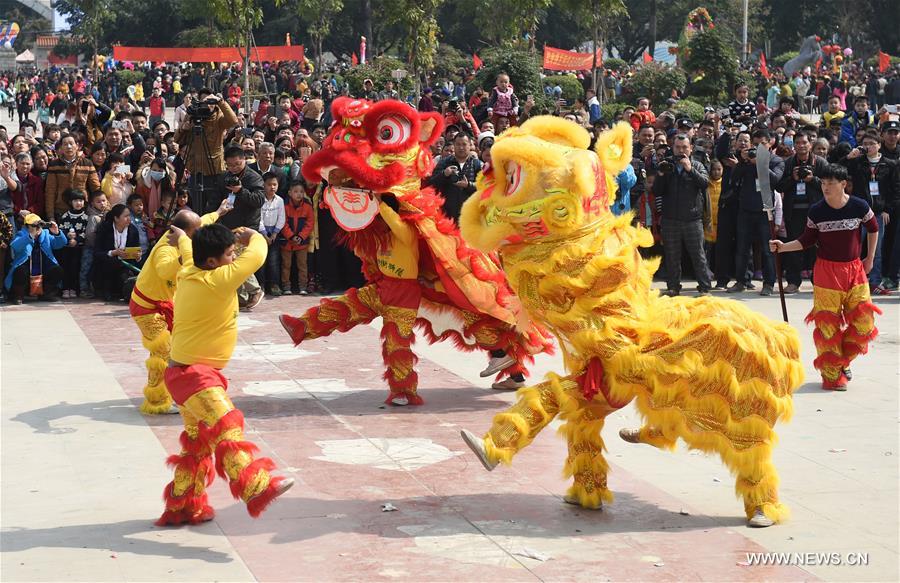 Intangible cultural heritage show held in S China