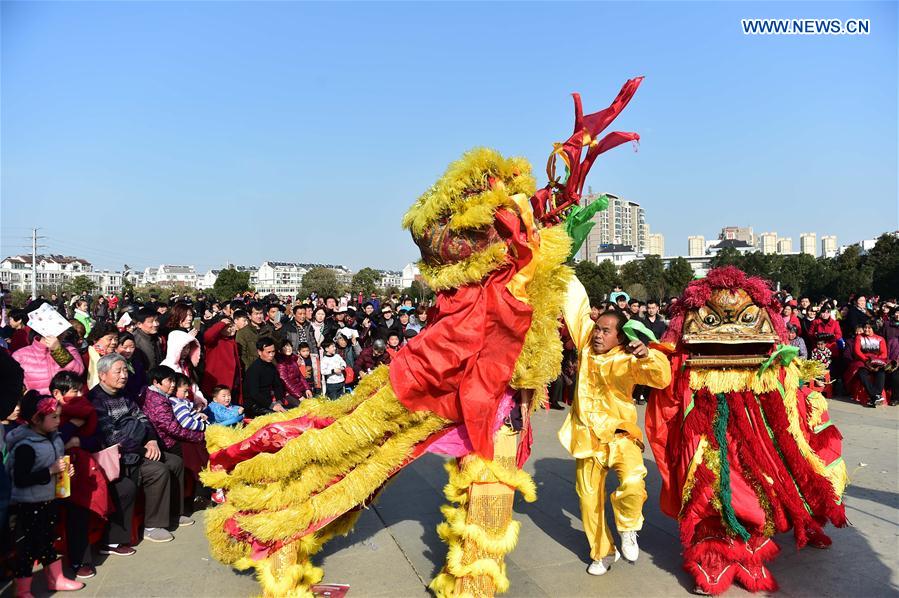 Celebrations take place to greet lantern festival in Anhui