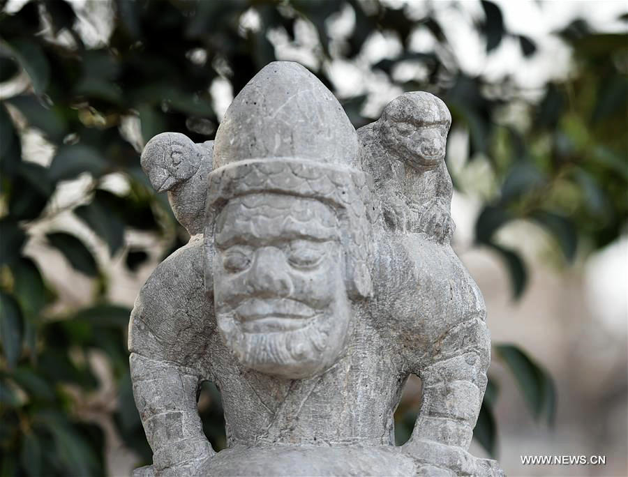 Stone monkey carvings attract crowds