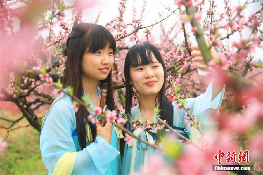 Hanfu show on 'Girl's Day' in C China