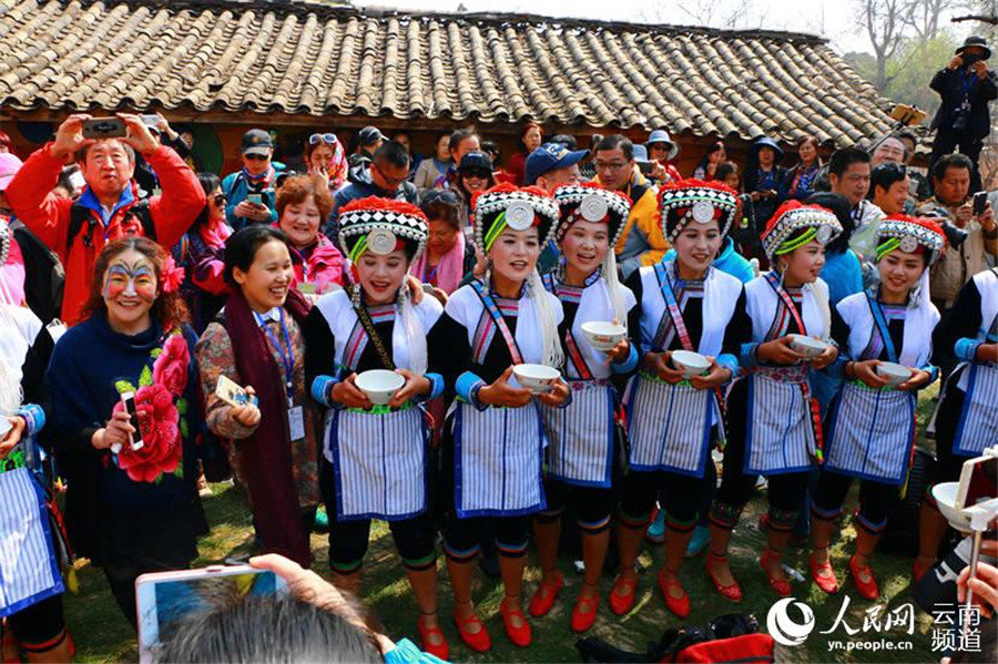 Yi people hold memorial ceremony for the god of fire