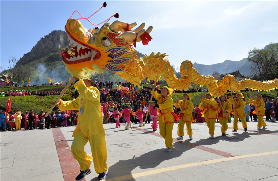 Ceremony held to worship the goddess Nuwa in N China