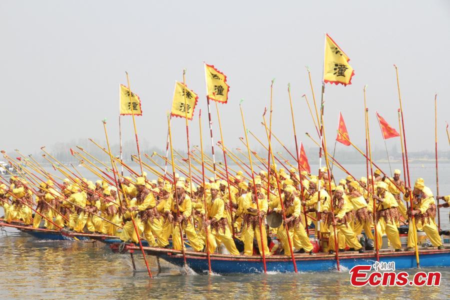 Eastern city holds centuries-old boat festival