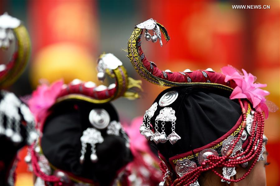 She ethnic headwear culture performed in SE China