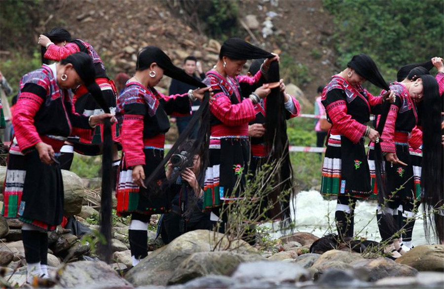 Yao women celebrate Long Hair Festival