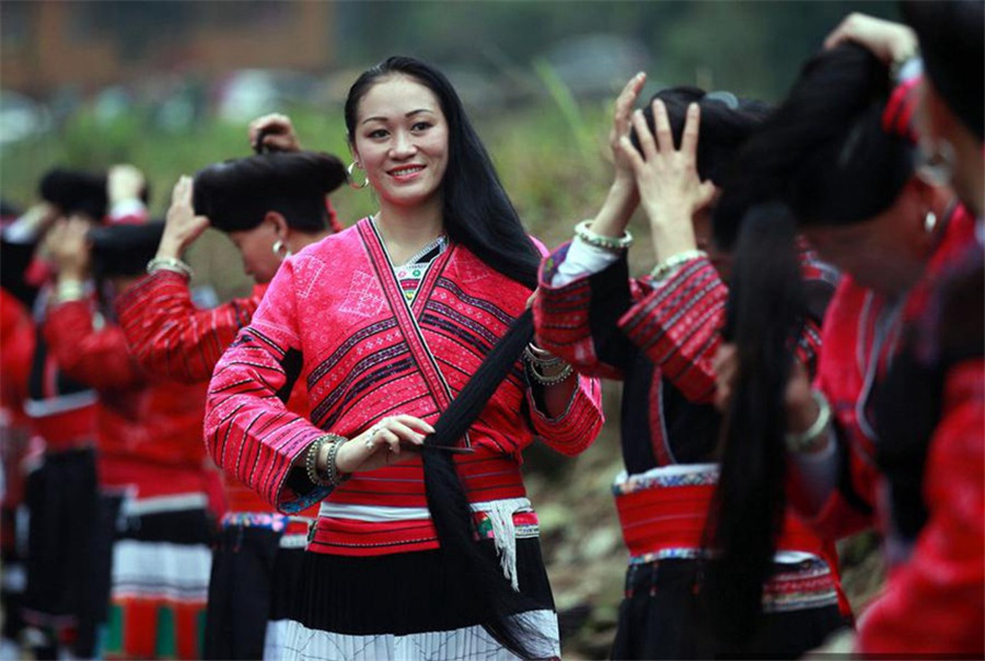 Yao women celebrate Long Hair Festival