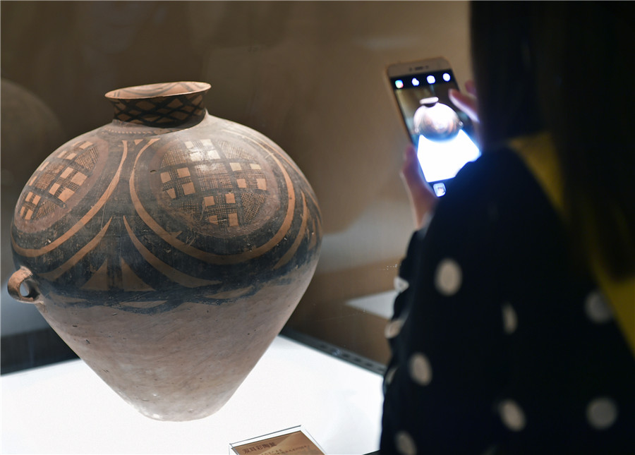 Silk Road-themed relics exhibition opens in C China