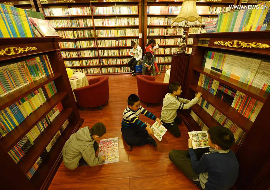 Readers visit Pushkin Bookstore in China's Harbin