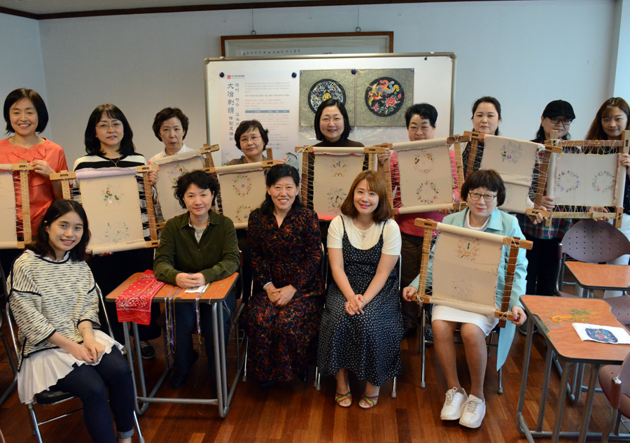 Five-day Daye Embroidery course held in Seoul