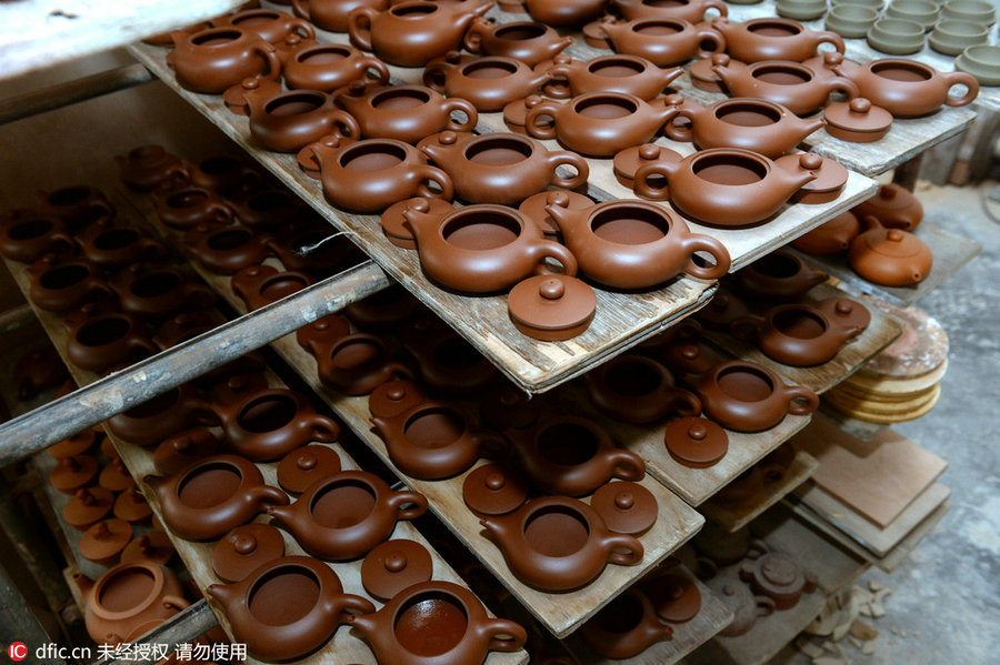 'Reserved lady': Chaozhou handmade red clay teapot