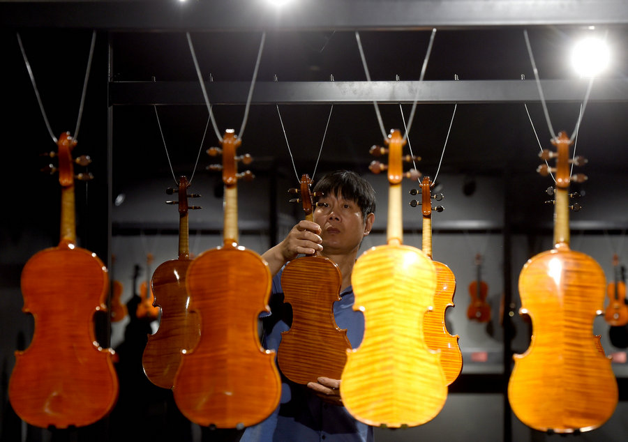 China International Violin Making and Bow Making Competition Exhibition held in Beijing