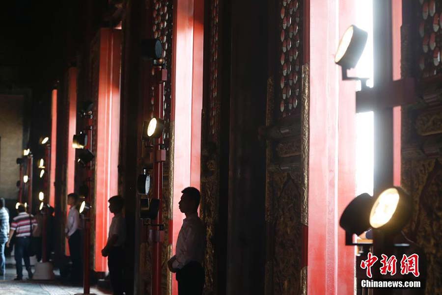 Forbidden City sees lights after hundred years