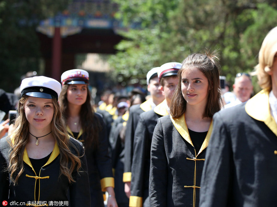 Graduation ceremony in Confucius Temple