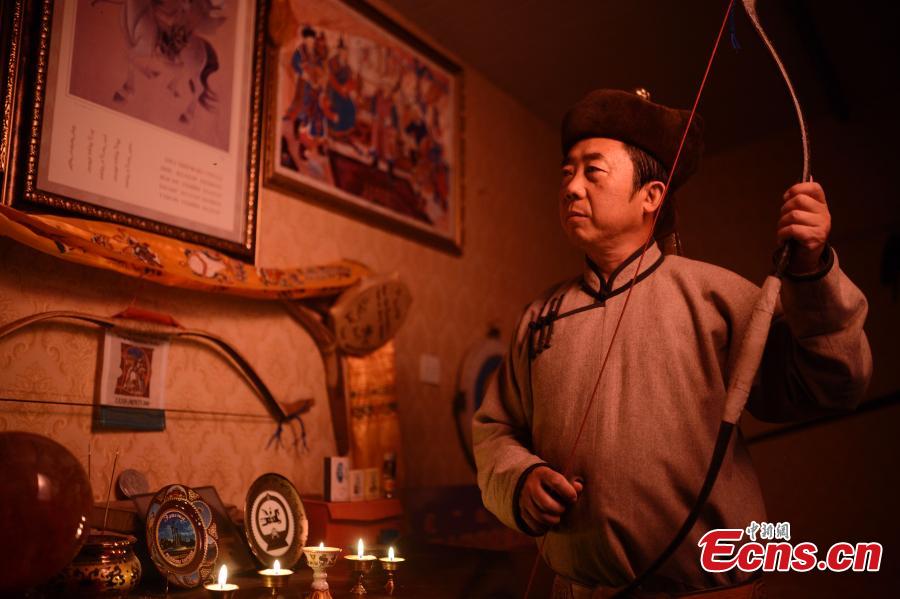 Two decades of bow making for Mongolian craftsman