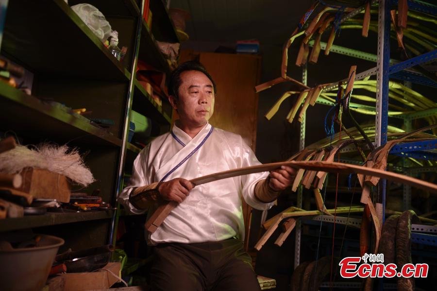 Two decades of bow making for Mongolian craftsman