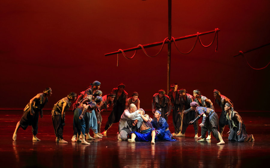 Dance opera 'Faxian' shines in Beijing