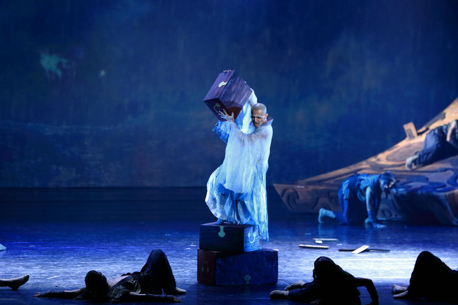 Dance opera 'Faxian' shines in Beijing