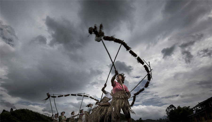 Images reveal life of Chinese Miao ethnic group