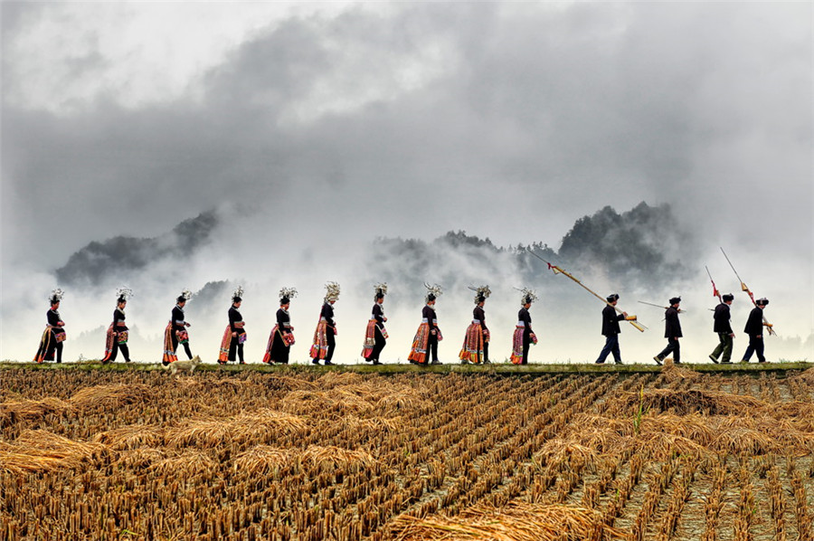 Images reveal life of Chinese Miao ethnic group