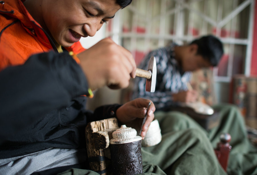 Tibet gold and silver wares