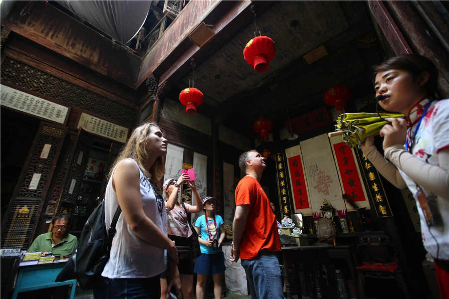 Sinologists visit historical sites in Anhui