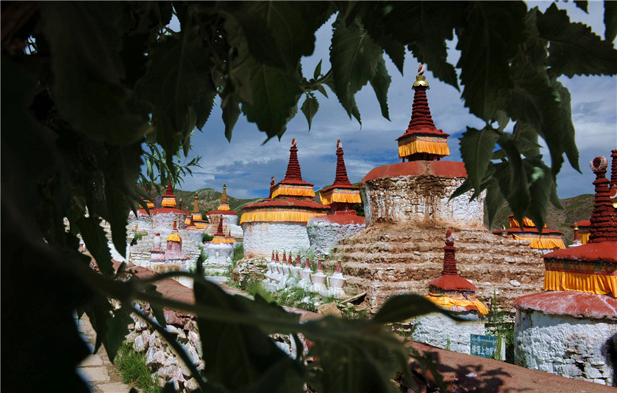 Magnificent Summer Monastery in SW China's Tibet