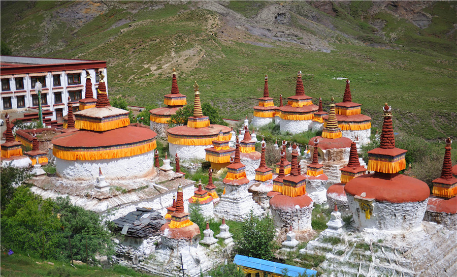 Magnificent Summer Monastery in SW China's Tibet