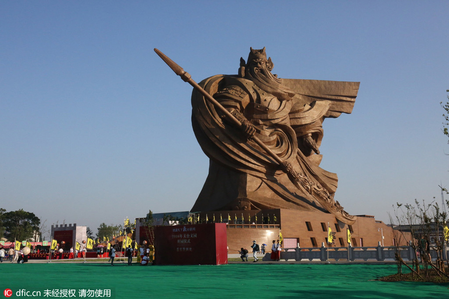 Giant Chinese general Guan Yu statue stands in Jingzhou