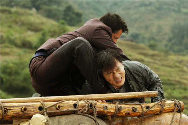 Jackie Chan's <EM>Skiptrace</EM> earns big with old tricks