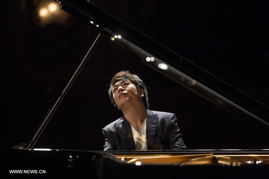 Chinese pianist Lang Lang honored to be back in Argentina
