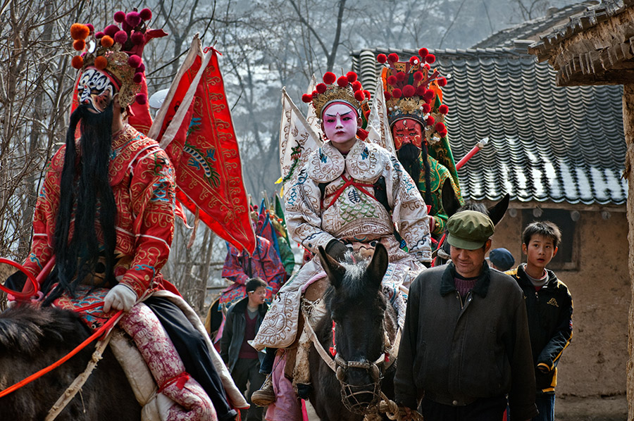 Longzhou Shehuo: Ancient colorful tradition captured on film