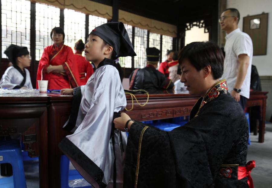 Ceremony held in Jiangsu to mark new semester