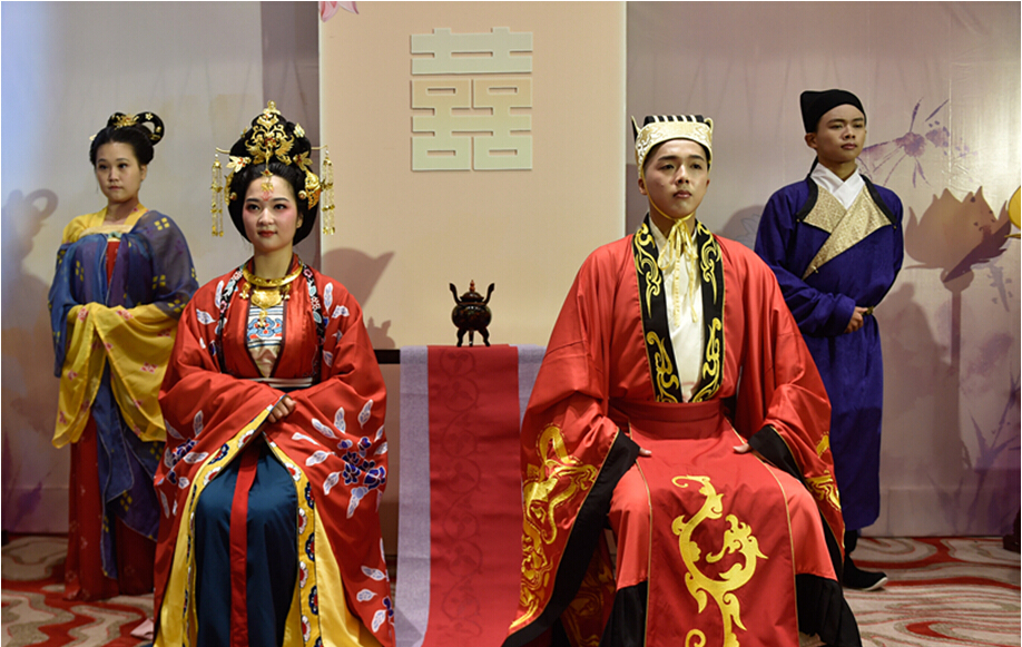 A red tradition: How Chinese wedding dresses evolve?