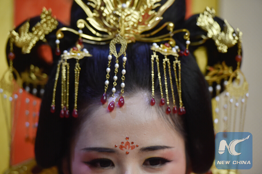 A red tradition: How Chinese wedding dresses evolve?