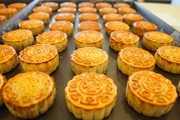 Four solutions to enjoy mooncakes without getting fat