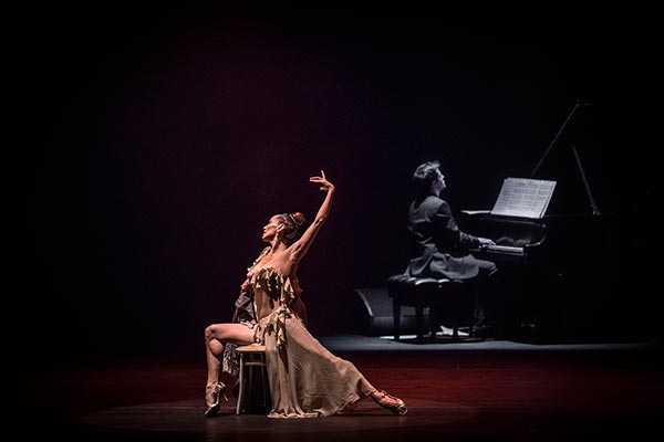 Queen of tango set to tour China