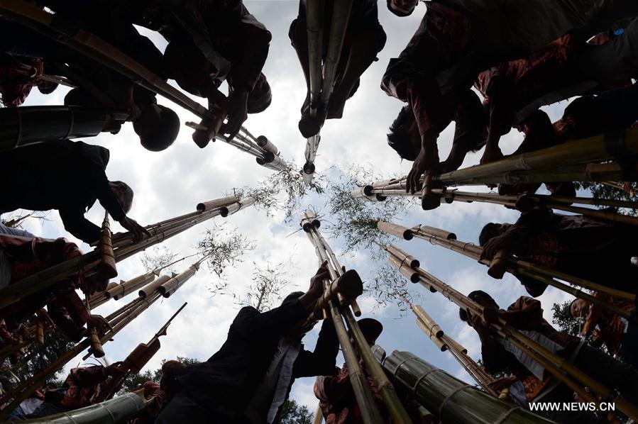 Traditional sticky rice festival held in Guizhou