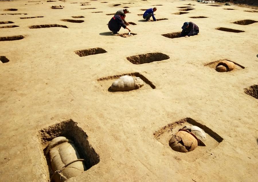 113 ancient tombs discovered in Hebei