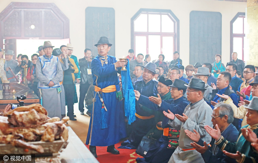 Sacrificial ceremony for Genghis Khan held in Inner Mongolia