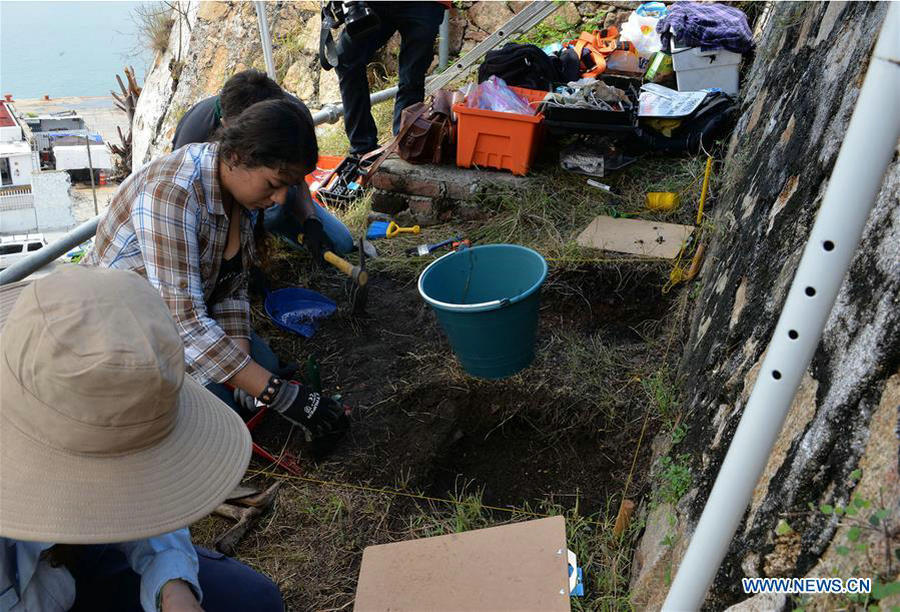 Mexican archaeologists uncover fragments of ancient Chinese porcelain