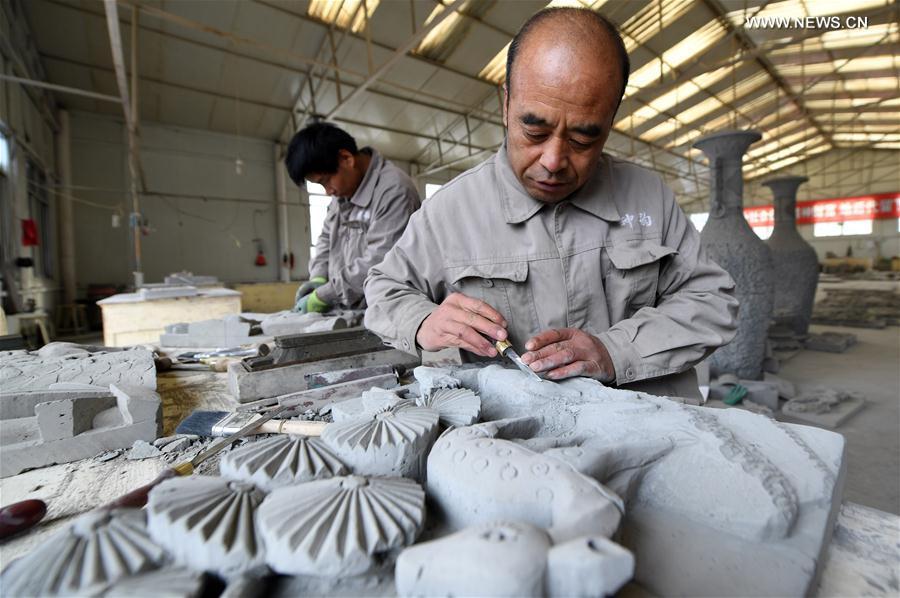 Unique folk art: Linxia brick carving in NW China