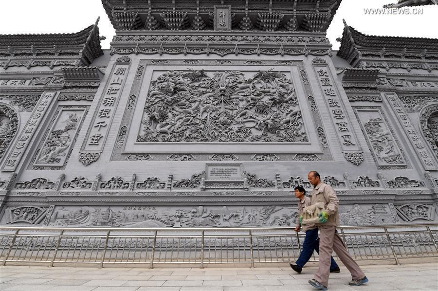 Unique folk art: Linxia brick carving in NW China