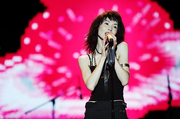 Maggie Cheung releases new single 'Look In My Eyes'