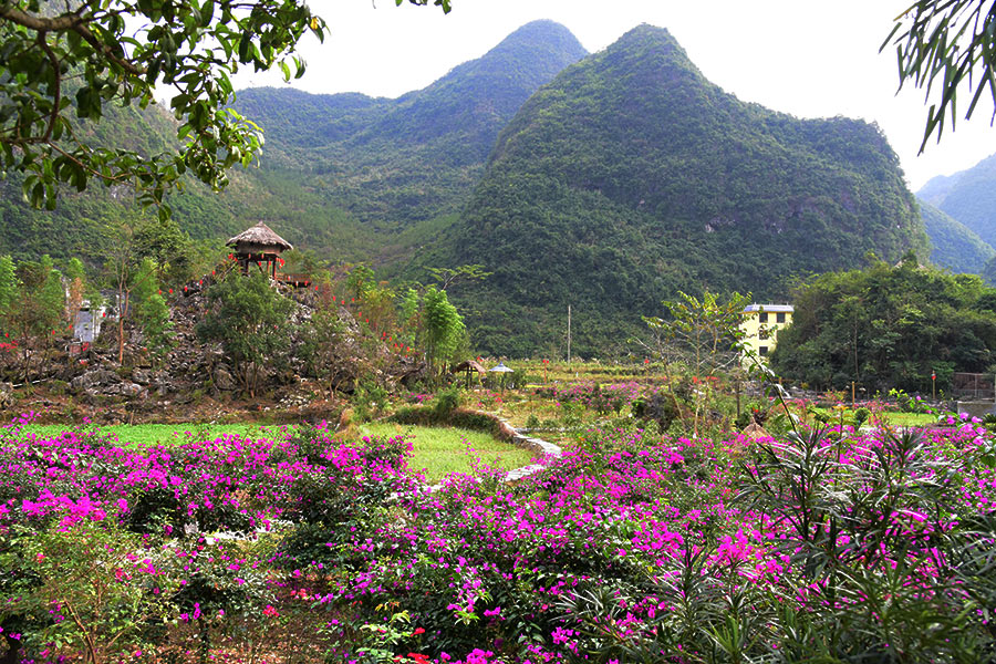 Geyasigu, a scenic area to experience Baikuyao culture