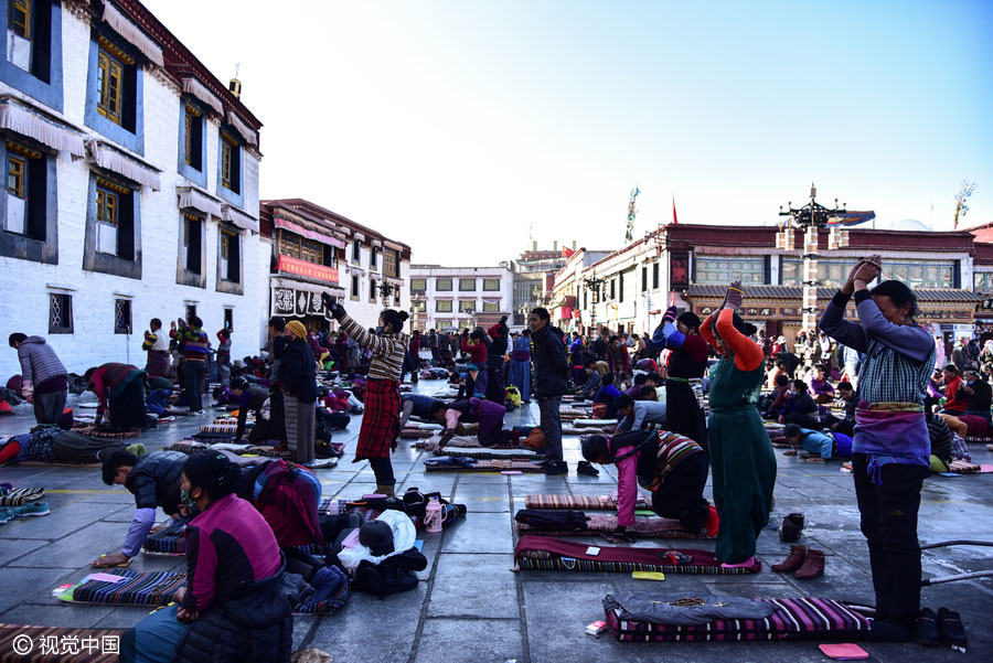 Tibetans celebrate Fairy's Day